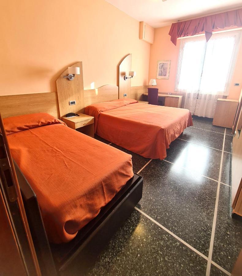 Hotel Zurigo Varazze Esterno foto