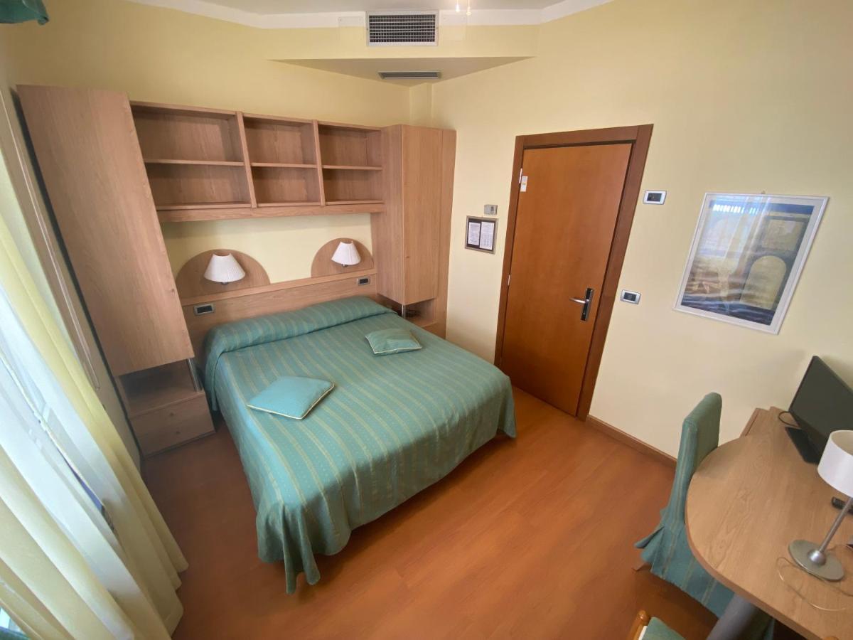 Hotel Zurigo Varazze Esterno foto
