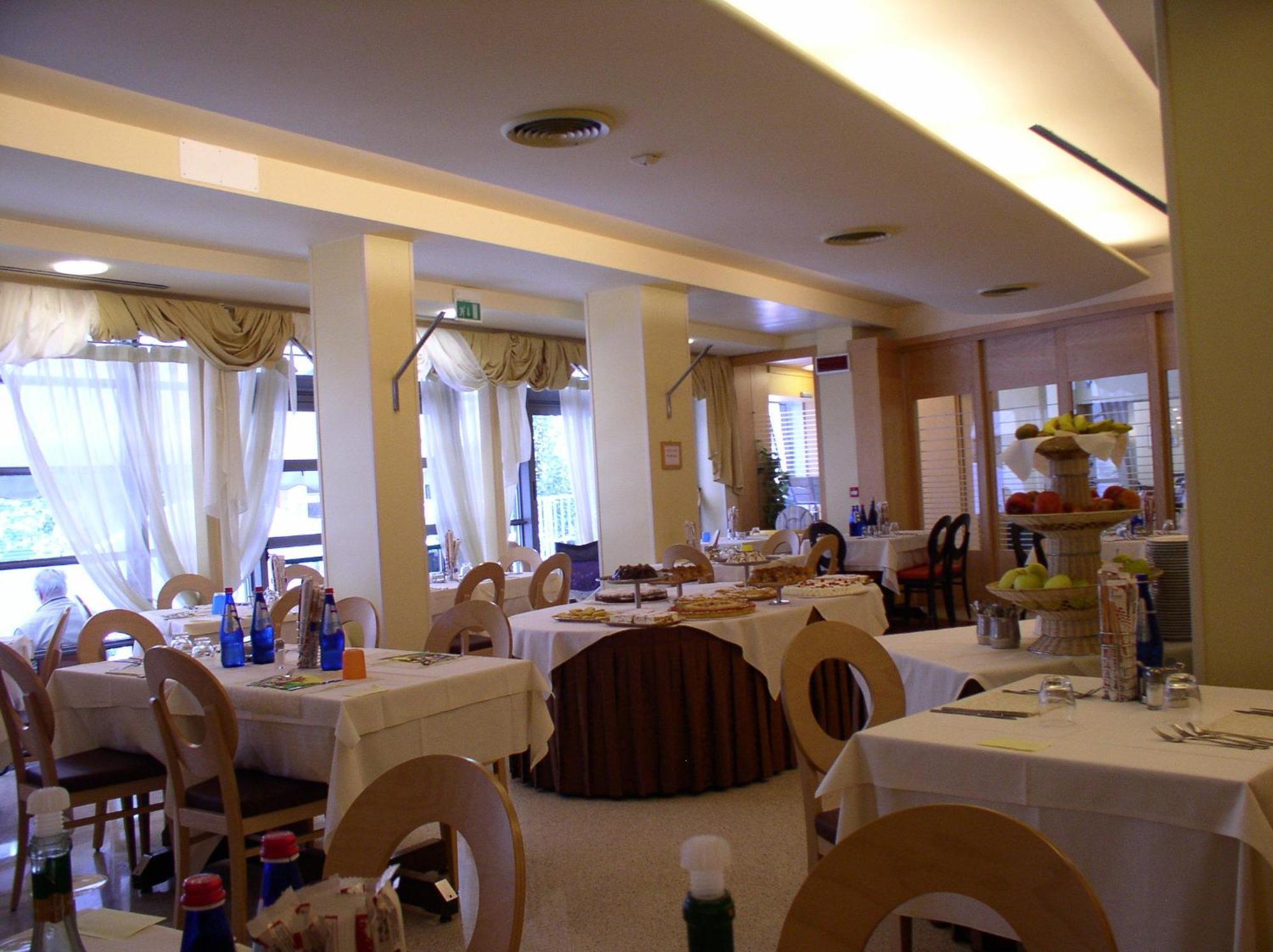 Hotel Zurigo Varazze Esterno foto